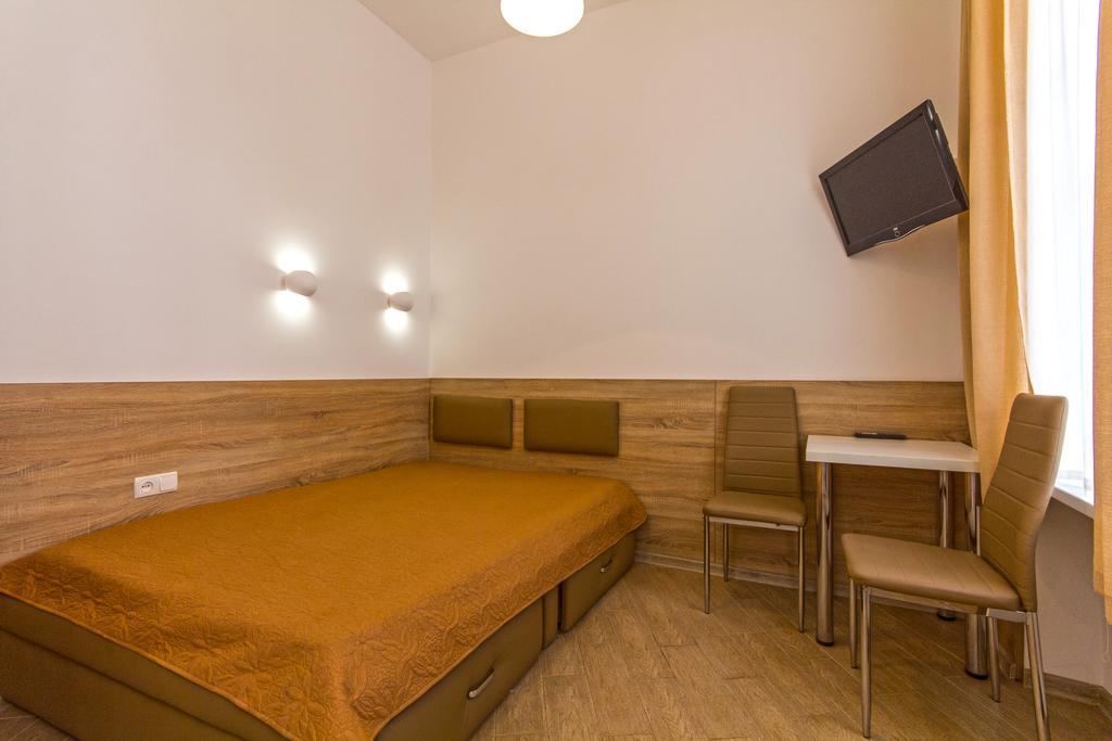 Mini Smart Apartments On Shpytalna 13- Economy Apartment Lviv Bagian luar foto